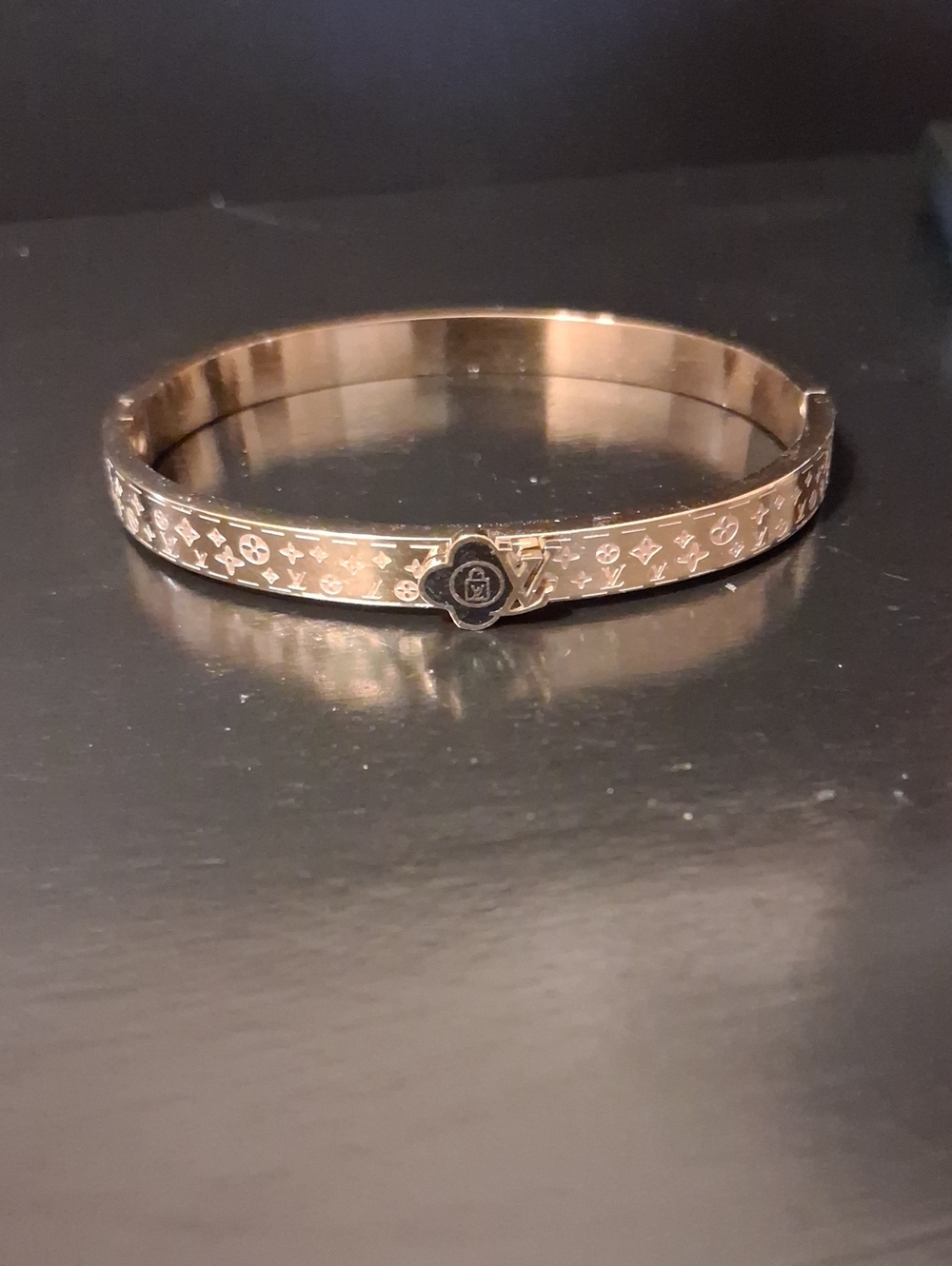 GP Clover Bangle Hinged New - Picture 2 of 2